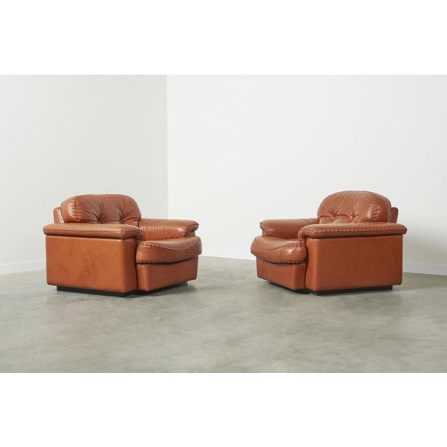 Cognac Leather Arizona Sofa and Easy Chairs attributed to Vavassori, Monza, Italy, 1970s, Set of 3 For Sale - Image 12 of 18