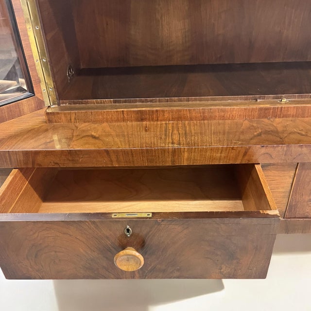 Art Deco Display Cabinet in Walnut with Clear Lines, 1930s For Sale - Image 10 of 16