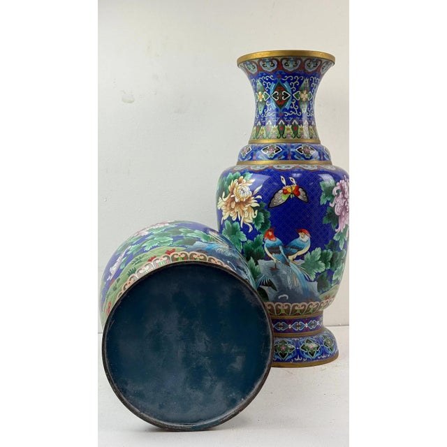 Pair of Chinese Cloisonne Enamel Vases Gold Floral Scrolls For Sale - Image 12 of 13