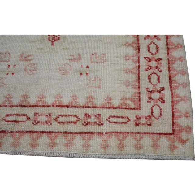 1950s Vintage Turkish Anatolian Knotted Wool Rug, 2'6''x4'3'' For Sale - Image 5 of 5