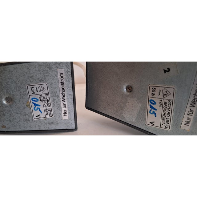 Glass Vintage Bedside Lamps with Two-Tone Plastic Bases and Clear Relief Glass Shades from Richard Essig, 1970s, Set of 2 For Sale - Image 7 of 8