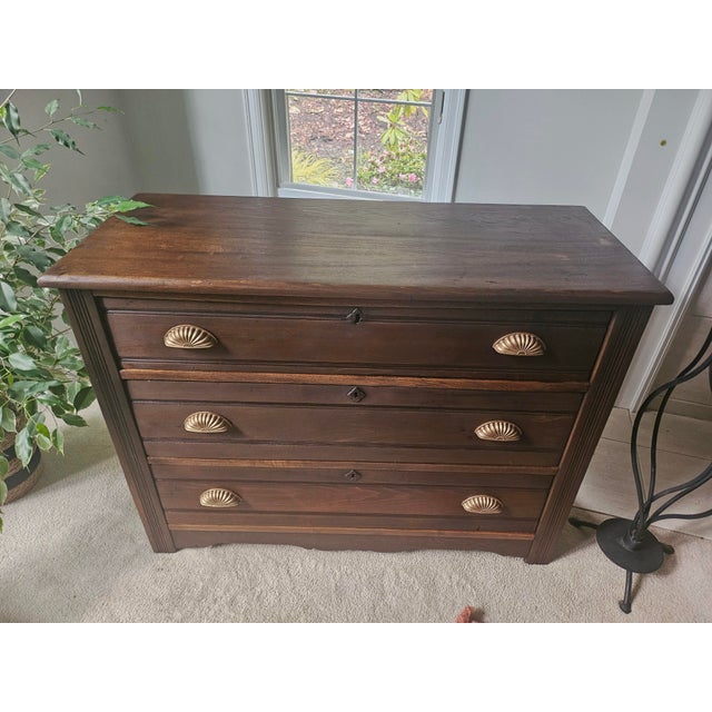 Late 19th Century Antique Victorian Oak 3-Drawer Chest/ Dresser (c.1880-1890) For Sale - Image 5 of 13