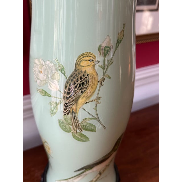 1960s English Hand Rendered Decalcomania Regency Style Table Lamp With Birds and Butterflies For Sale - Image 4 of 11