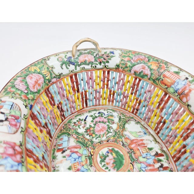 Rose Medallion Chestnut Basket China c.1880 For Sale - Image 11 of 14
