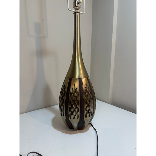 Laurel Lamp Company Laurel Lamp Company H-786 Mid-Century Modern Brass Table Lamp, Cataloged 1965, Original Shade For Sale - Image 4 of 12