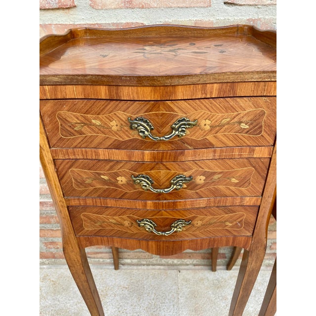 Wood Vintage French Bedside Tables in Marquetry and Bronze Hardware, 1920, Set of 2 For Sale - Image 7 of 13