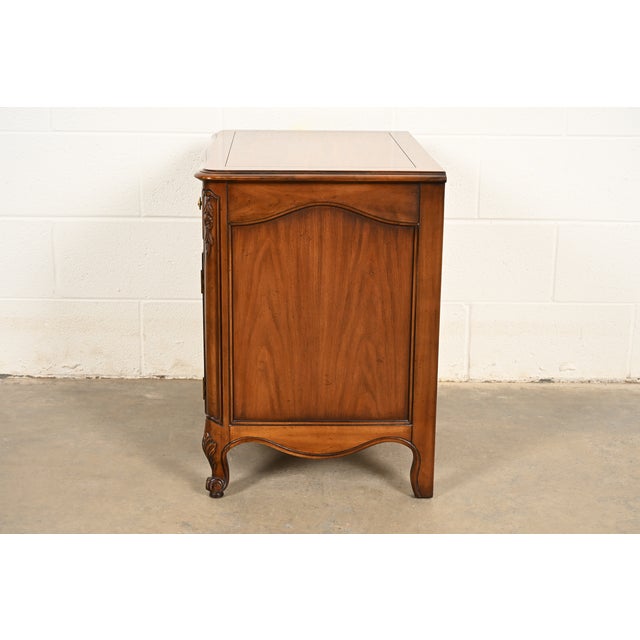 Kindel Furniture French Provincial Louis XV Cherry Wood Nightstand, Circa 1960s For Sale - Image 13 of 15