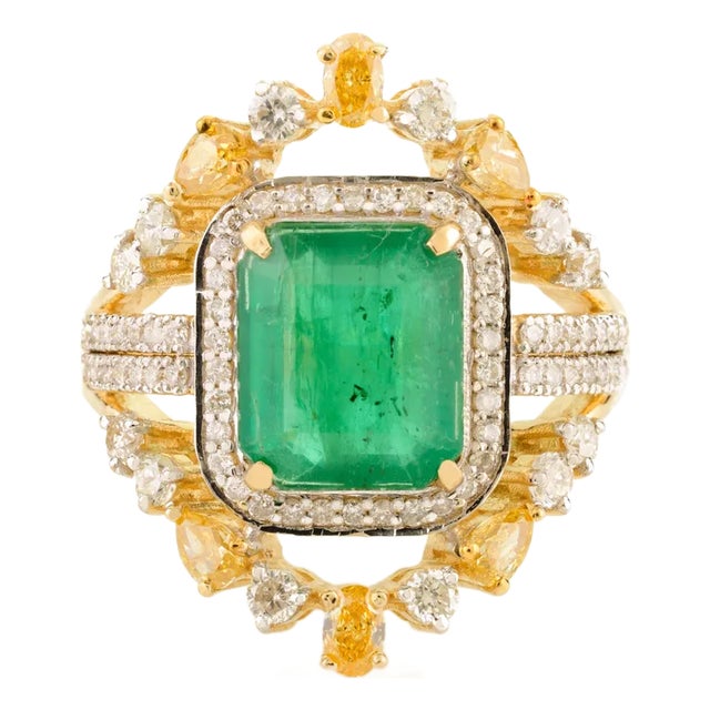 Vintage Emerald Cocktail Ring With Yellow Diamonds in 14k Gold Size 6.5 For Sale