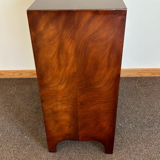 1990s Wright Table Co. Flamed Mahogany Bachelor’s Chest For Sale - Image 11 of 11