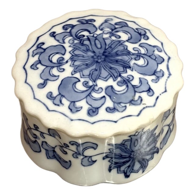Blue & White Ceramic Scallop-Edge Round Box For Sale