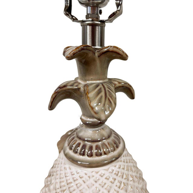Mid 20th Century Mid 20th Century Mid-Century Modern White Ceramic Pineapple Pedestal Lamp - Single For Sale - Image 5 of 10