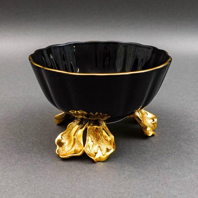 Mid 20th Century Jay Strongwater Brittany Black Porcelain 18k Gold Embellished Fluted Bowl For Sale - Image 4 of 8
