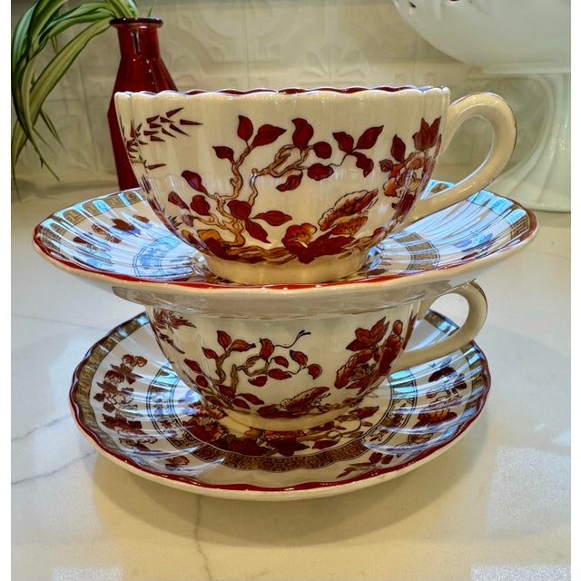 This elegant set of two Spode “Indian Tree” tea cups and saucers showcases one of Spode’s most enduring and collectible...