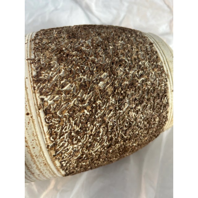 1960's Midcentury Ceramic Signed Texture Brown and Beige Table Lamp For Sale In New York - Image 6 of 7