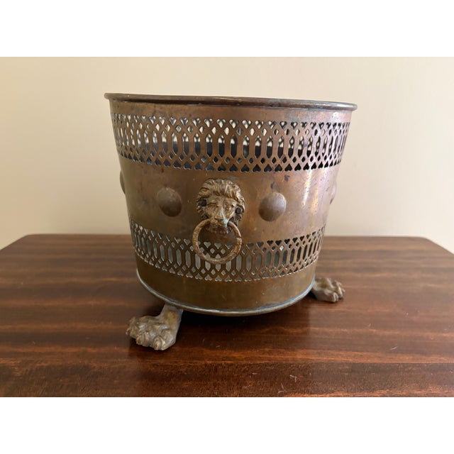 1940s 1940s Neoclassical Brass Cachepot With Lion Paw Feet and Ring Handles For Sale - Image 5 of 10