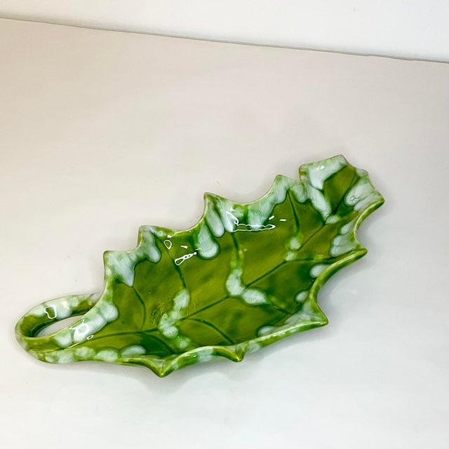 1970s Mid-Century Majolica Folk Art Americana Boho Chic Holly Leaf Dish - Christmas. For Sale - Image 6 of 11