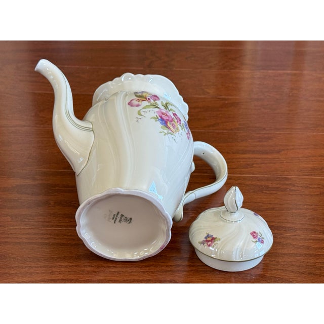 Ceramic 1940's Elfenbein Rosenthal Kronach Viktoria Lombul Gold Trim German Porcelain Large Coffee / Tea Pot Pitcher For Sale - Image 7 of 12