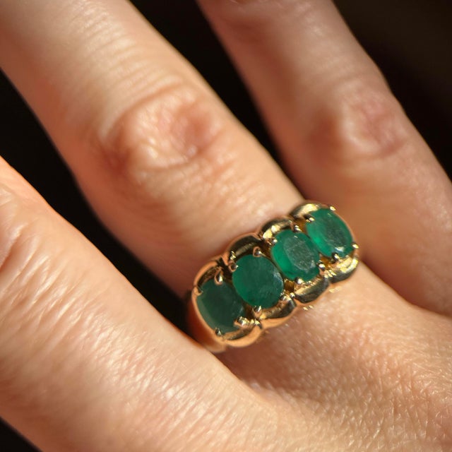 1970s Four Emerald Ring 1.05 CTW in 14k Yellow Gold Size 5.75 For Sale In New York - Image 6 of 7