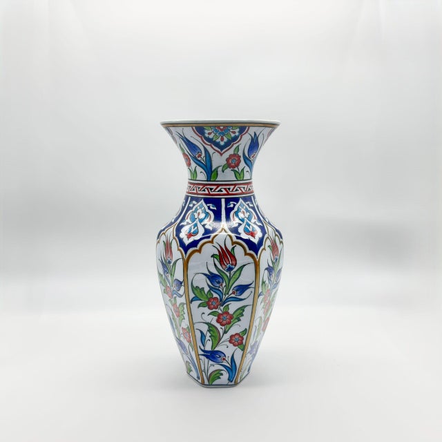 Handmade Ceramic Faceted Vase (25cm) – Iznik Floral Arches & Panels – Geometric Art Decor For Sale - Image 9 of 10