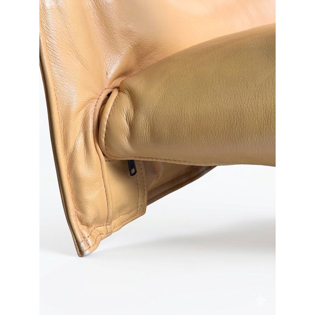 Postmodern Set of Vintage Leather Lounge Chair with Ottoman from Ligne Roset, 1980s For Sale - Image 3 of 9