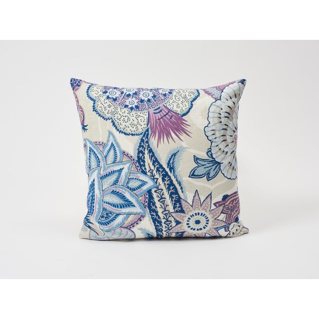 Schumacher Zanzibar Linen Print Double-Sided Pillow in Hyacinth For Sale In New York - Image 6 of 7