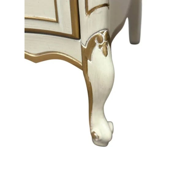 White Vintage Mid-Century Rhone Off-White (Cream) & Gold French Provincial 1 Drawer Nightstands - A Pair For Sale - Image 8 of 11