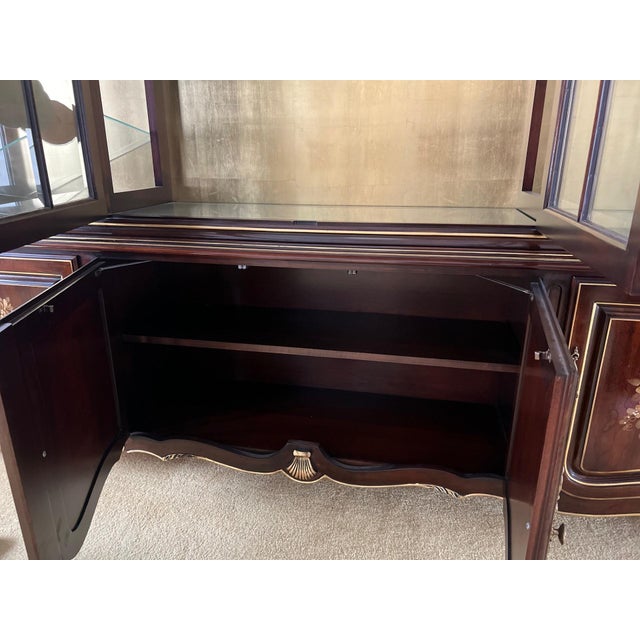 Wood 1980s Gilt Union National Furniture Company China Cabinet For Sale - Image 7 of 14