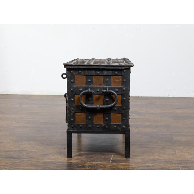 Wood 18th Century English Two-Toned Wrought Iron and Wood Sea Chest on Metal Legs For Sale - Image 7 of 12