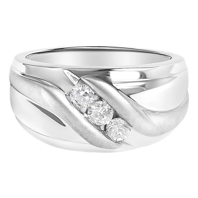 Men's .925 Sterling Silver 1/2 Cttw Diamond Channel Set 3-Stone Band Ring - Ring Size 10.5 For Sale