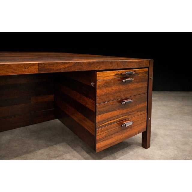 Wood Brazilian Modern “Diplomata” Desk in Hardwood by Jorge Zalszupin, 1965 – Lot 554A For Sale - Image 7 of 16