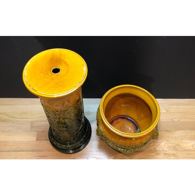 Late 19th Century Impressive English Majolica Jardinière on Pedestal For Sale In New York - Image 6 of 12
