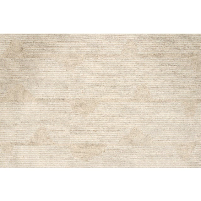2010s Contemporary Geometric Beige & Ivory Wool Rug by Rug & Kilim, India For Sale - Image 5 of 9