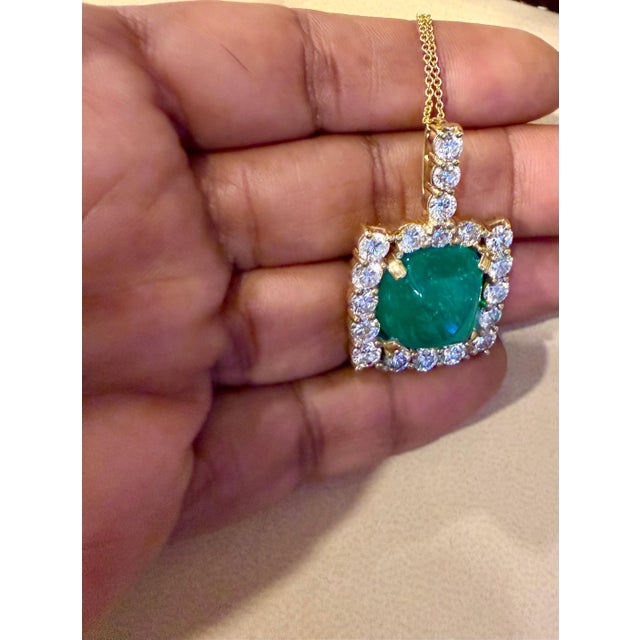 17.5 Ct Sugar Loaf Cabochon Colombian Emerald & 5.7 Ct Diamond Necklace 14KYG For Sale - Image 12 of 18