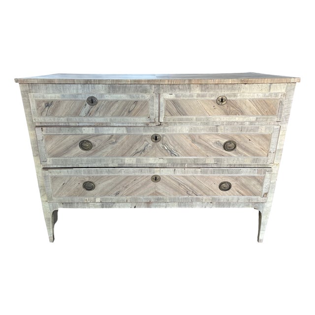 Italian Bleached Walnut Commode with Drawer in Burl Veneer, 18th Century For Sale