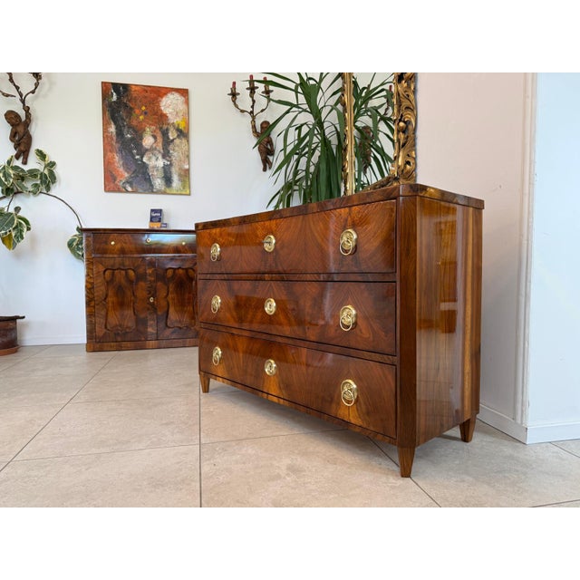 Biedermeier Chest of Drawers in Walnut For Sale - Image 4 of 18
