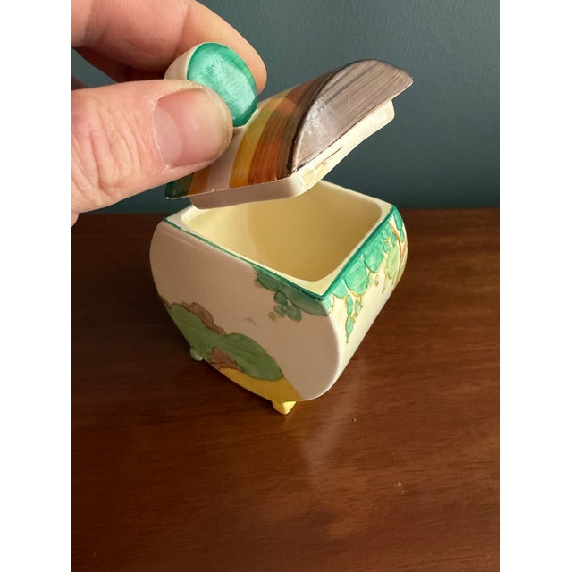 1930s Clarice Cliff Fantasque Bizarre “Secrets” Pattern Sugar Bowl With Lid – Newport Pottery England For Sale - Image 5 of 7