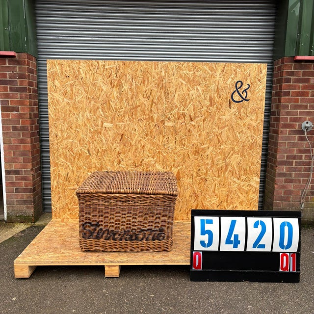 English Wicker Basket, 1920s For Sale - Image 3 of 3