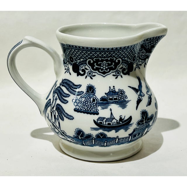 1980s Vintage Blue Willow Cobalt Blue & White Creamer & Sugar Bowl Set- 2 Pieces For Sale - Image 5 of 9
