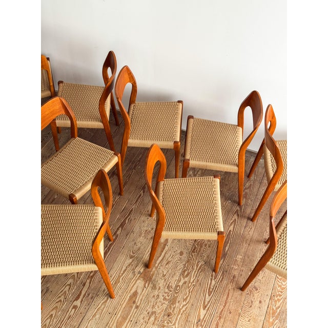 Dimensions: approx. 49 × 49 × 79 × 46 cm (width × depth × height × seat height) a very beautiful and very rare large set...