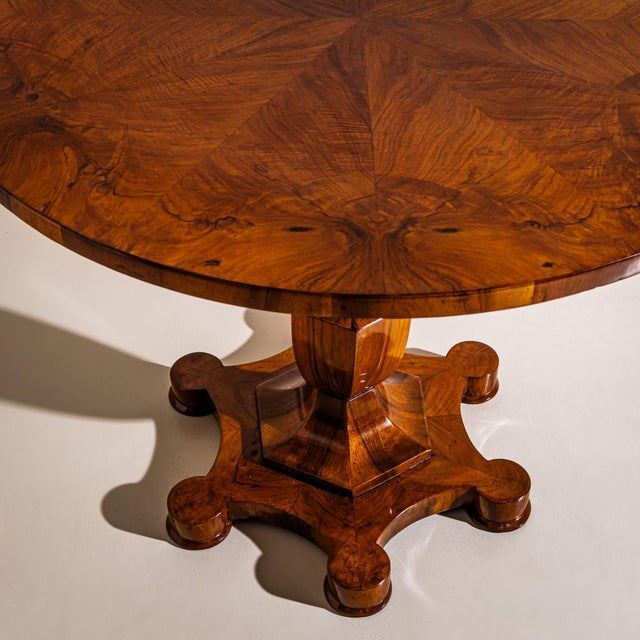Biedermeier Walnut Tilt-Top Center Table, Circa 1830/40 For Sale - Image 4 of 8