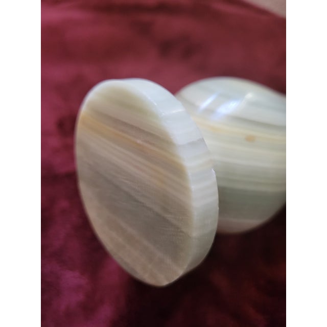 Stone Mid 20th Century Neoclassical Neutral Marble Vase For Sale - Image 7 of 9