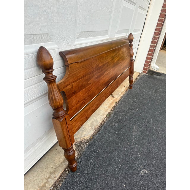 Vintage Colonial Revival Poster Bed in the Style of Ethan Allen – Queen/Full For Sale In Columbia, SC - Image 6 of 12