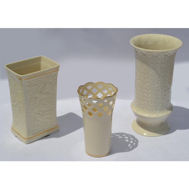 Figurative Vintage Lenox Wicker Collection 6 Inch Lattice Fine Bone Ceramic Vase 24k Gold Trim For Sale - Image 3 of 15