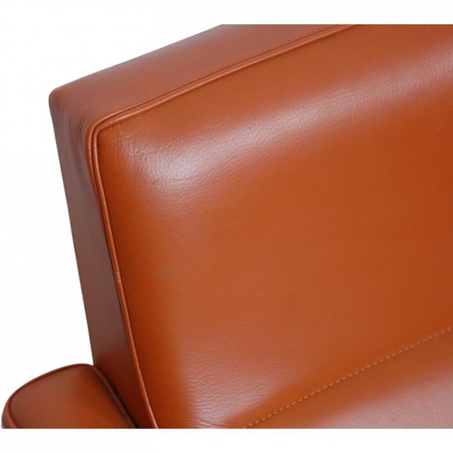 3303 Airport 3-Seater Sofa in Cognac Leather by Arne Jacobsen, 2000s For Sale - Image 10 of 18