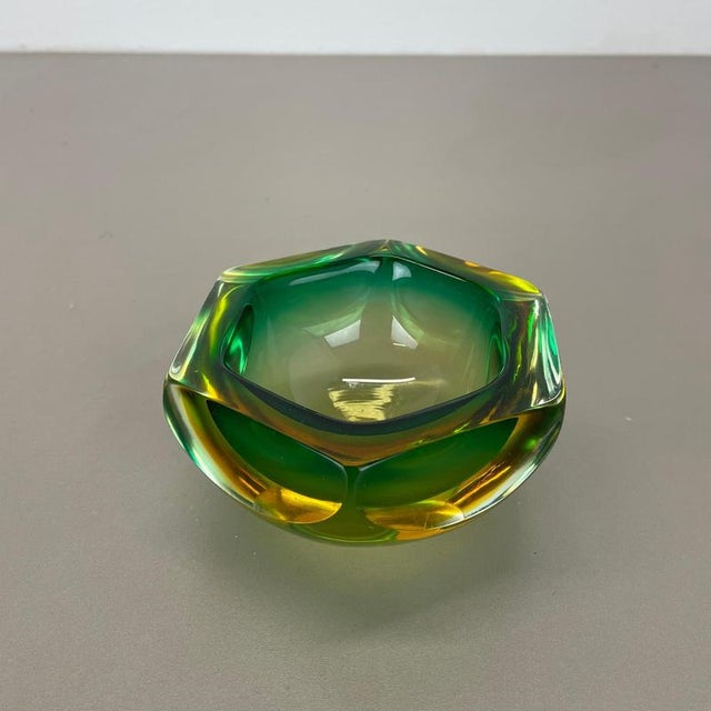 Flavio Poli Murano Green Glass Sommerso Block Cube Ashtray from Flavio Poli, Italy, 1970s For Sale - Image 4 of 18