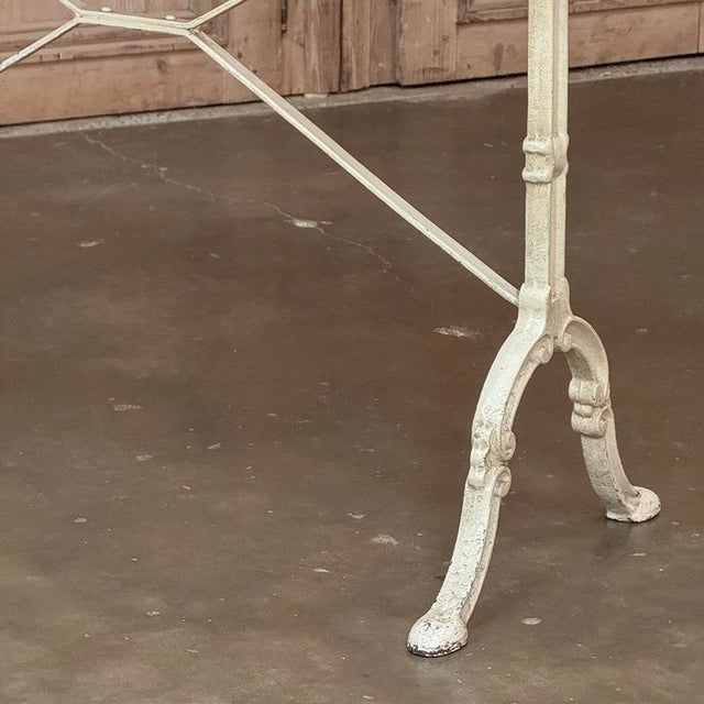 19th Century French Carrara Marble and Wrought Iron Bistro Table For Sale - Image 10 of 18