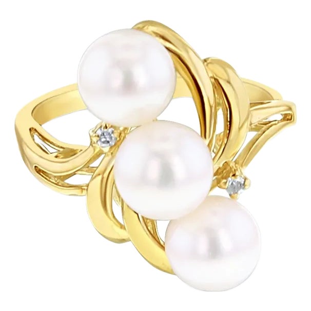 Three Pearl Diagonal Cluster Ring with Diamond Accents 14k Yellow Gold, Size 6.25 For Sale