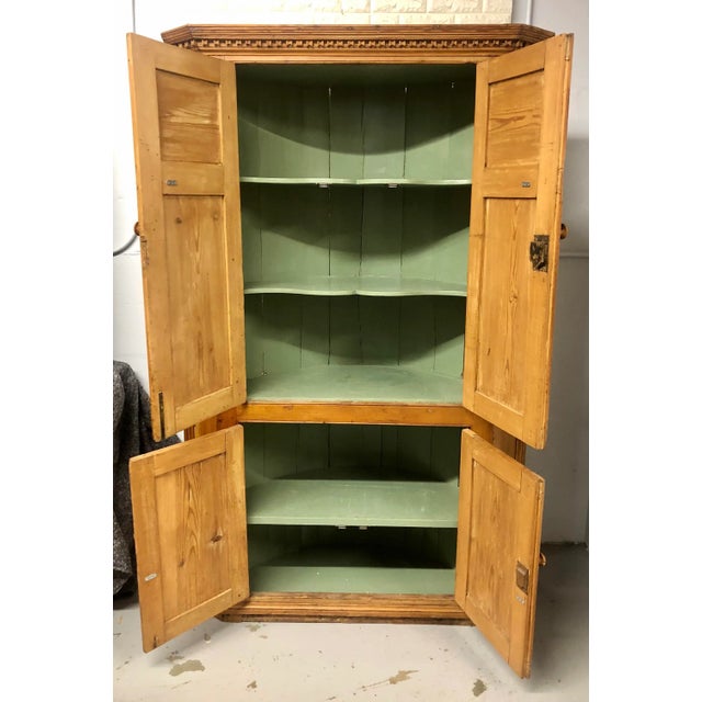 English Early 19th Century English Pine Barrel Backed Corner Cupboard For Sale - Image 3 of 9