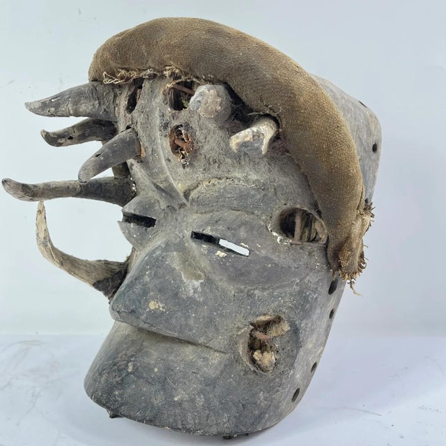 African Early 20th Century Dan Krahn Guere Mask For Sale - Image 3 of 6