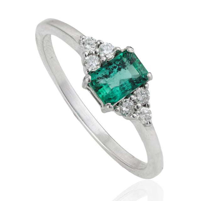 Art Deco Certified 0.61 Ct Natural Emerald & Diamond Cluster Ring Size 7.5 - Engagement Gift For Sale - Image 3 of 13